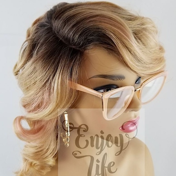 Celebrity blonde ash honey lace front wig - Picture 2 of 4